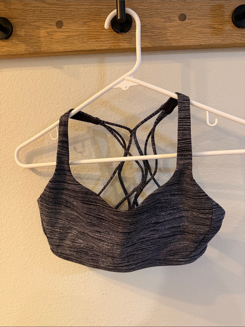 lululemon Strappy Back Women's Sports Bra - Black Heather